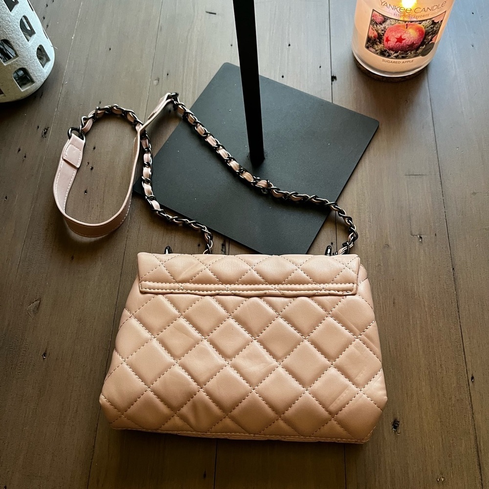 Badgley Mischka Elegant Quilted Cream Shoulder Bag​​​ - Picture 3 of 7
